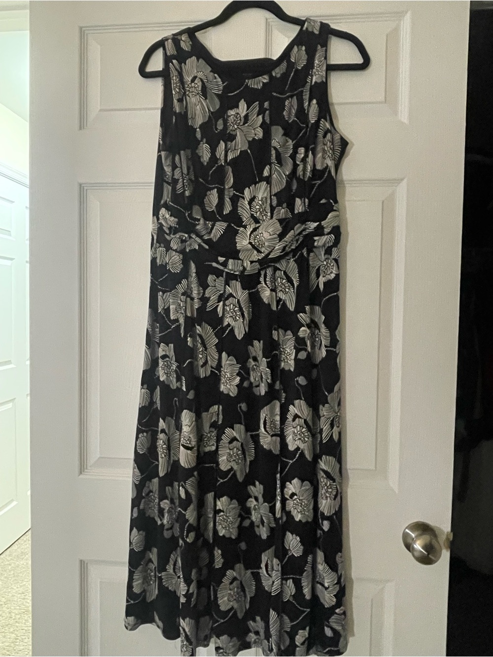 Perceptions Black Floral Sleeveless Midi Dress with White Bloom Print